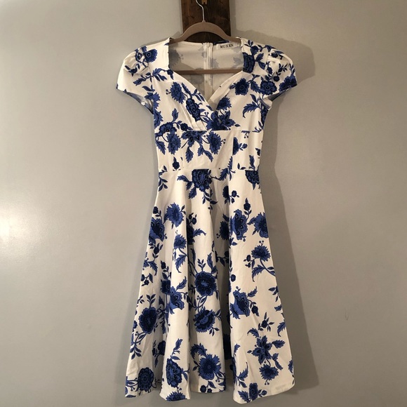 muxxn Dresses & Skirts - Vintage inspired dress by Muxxn, Size small